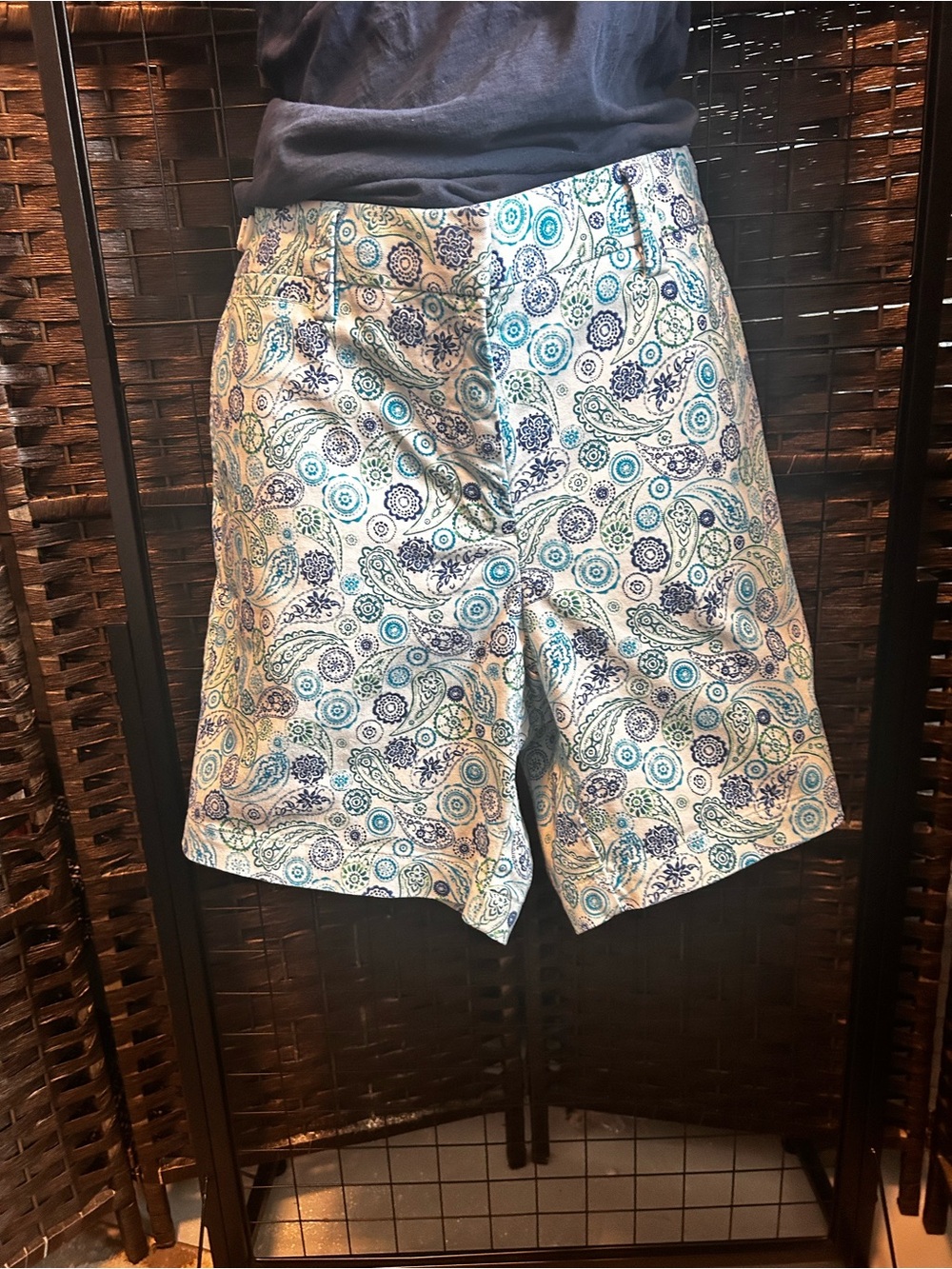 Lands' End Women's Green and blue paisley Bermuda short Size 10P